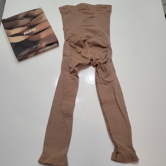 SKIMS Tan Shapewear Leggings Strong Support New Size M - Picture 6 of 15
